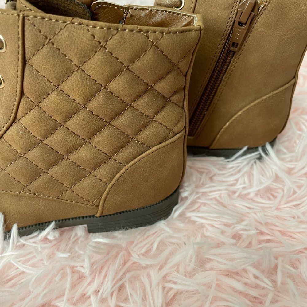 Children’s Place, Girls Brown Quilted Boots | Size 11 - Picture 5 of 8